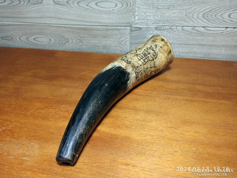 A rare ethnographic drinking horn from a coat of arms legacy