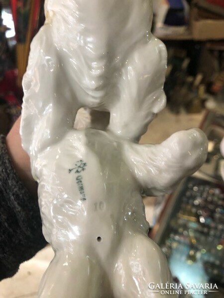 Régi ENSZ porcelán kutya figura jelzett szép állapotban van.  Magasság: 16 centiméter.