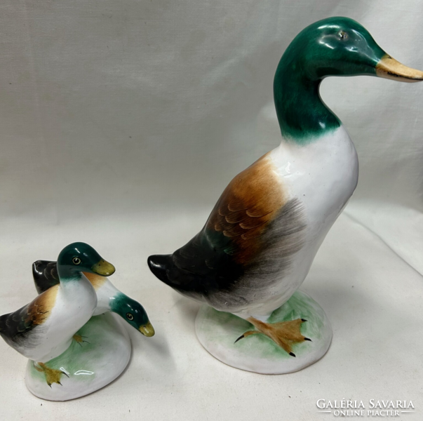 Beautifully painted ceramic geese from Bodrogkeresztúr are sold together in perfect condition