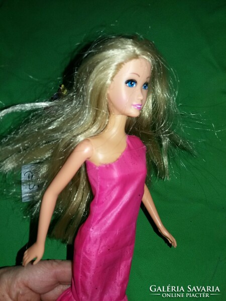 Kulönleges fejfedős My Little pony / Barbie jellegű baba szép hosszú hajjal a képek szerint BM 4.