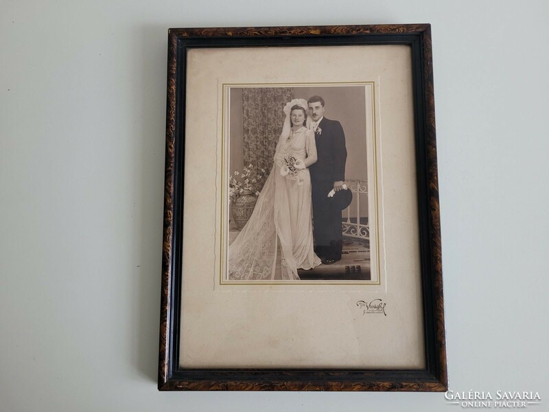 Old wedding photo in a frame, flower photographer's studio schwartz miksa picture framer