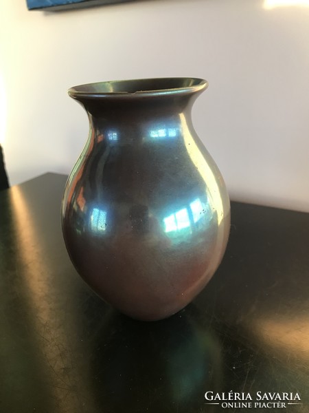 Zsolnay eosin-glazed small vase, unmarked (33)