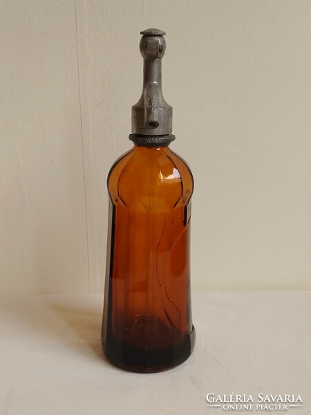 Antique amber brown soda bottle, metal head with bird's beak, Petz nagyvárad vétő sandor 1941 vitromethane