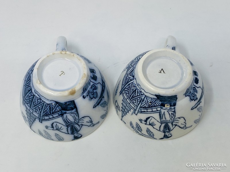 2 antique sarreguemines (??) earthenware coffee cups with cobalt blue Chinese decoration rz