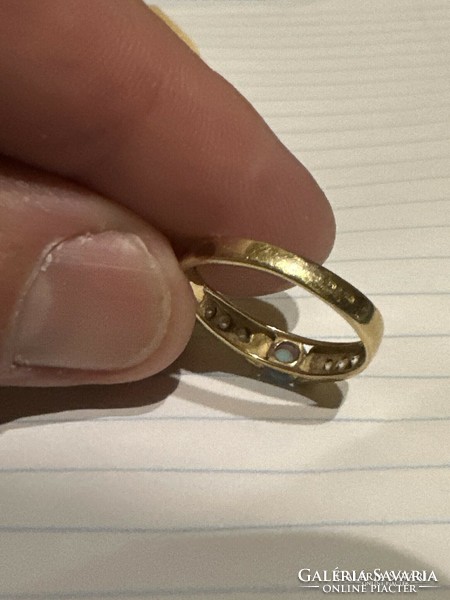 Old 14 kt yellow gold ring with white opal 54-55, 2.5 Grams