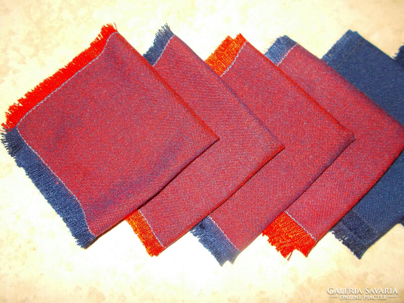 8 Red-blue textile napkins.