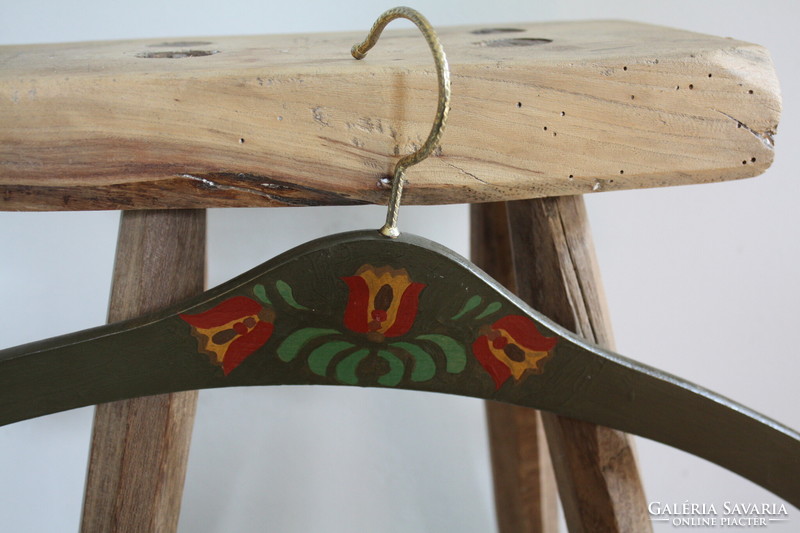 Folk-motif tulip hanger - nice and beautiful piece