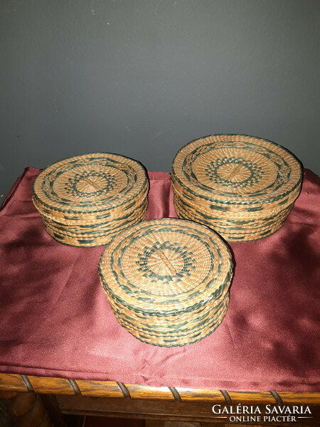 3 Stackable old Chinese boxes made of mats, basket with a lid