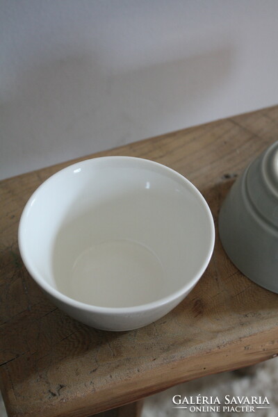 Szürke kisebb porcelán edénykék, kínáló - újak, hibátlanok