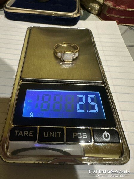 Régi 14 Kt sárga arany gyűrű fehér opállal 54-55, 2.5 gramm