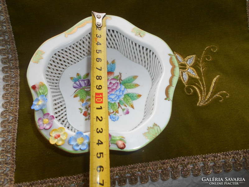 Herend porcelain basket with Victoria pattern