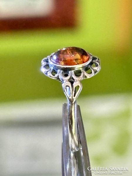 Antik ezüst gyűrű, borostyán berakással