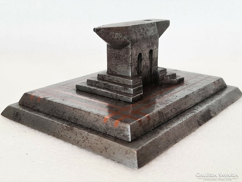 Antique iron anvil, blacksmith's anvil paperweight, desk decoration