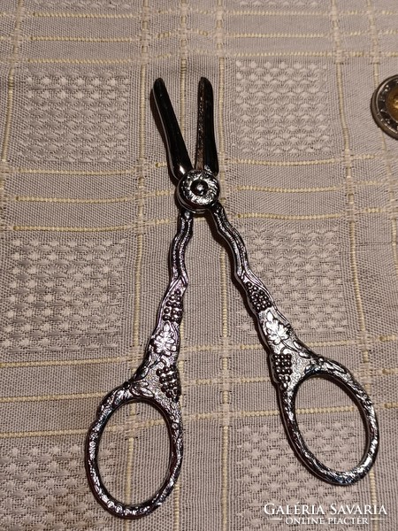 Swedish silver-plated scissors decorated with a grape pattern in a box - Jansson