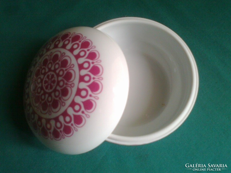 Porcelain bonbonier (Great Plain porcelain factory)