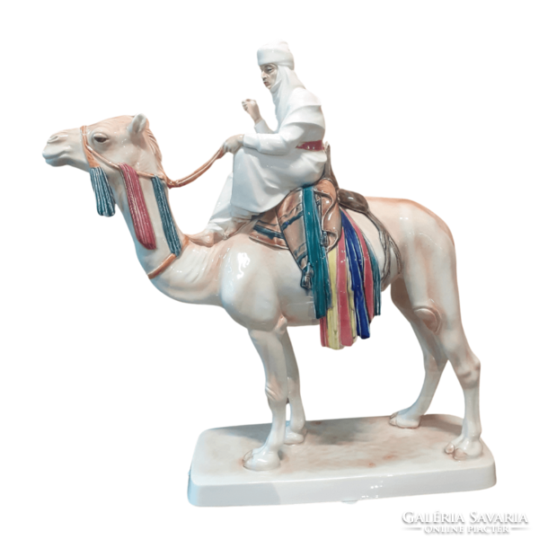 Arabian camel porcelain statue m01539