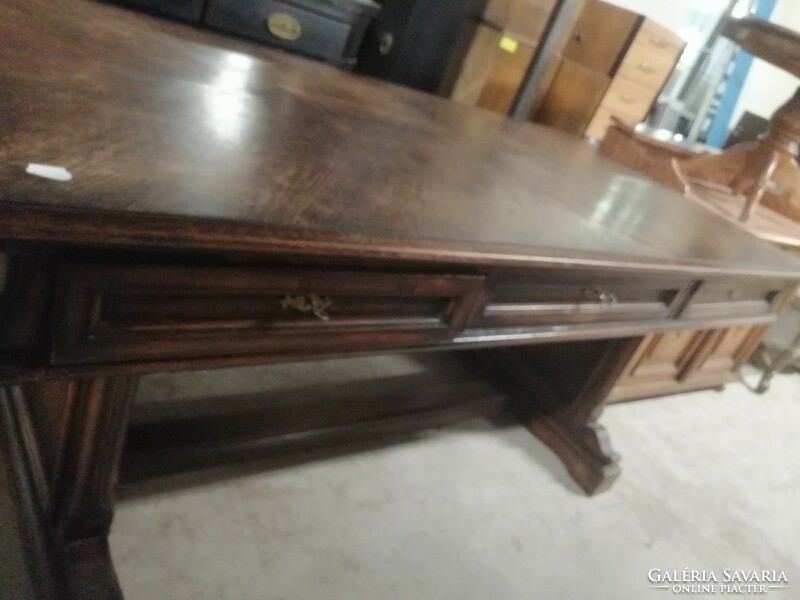 Colonial dining table