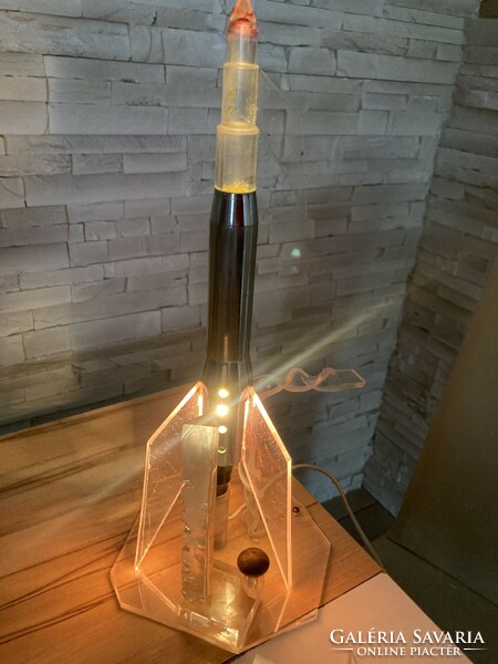 Régi rakéta lámpa