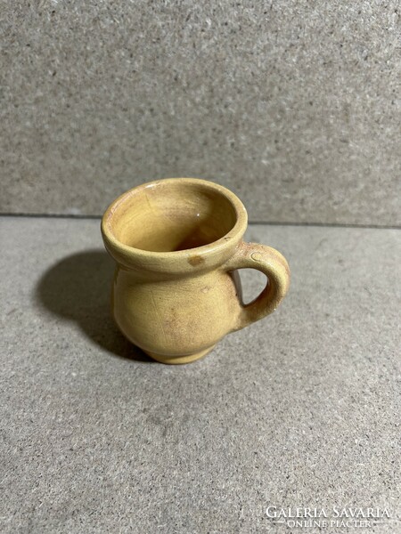 Carpenter Valeria ceramic small jug, size 7 x 6 cm. 4039