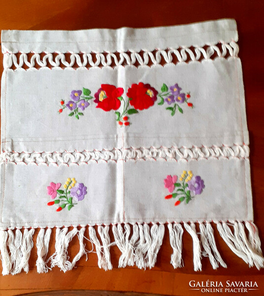 Old hand-embroidered pocket wall holder. 42X36 cm