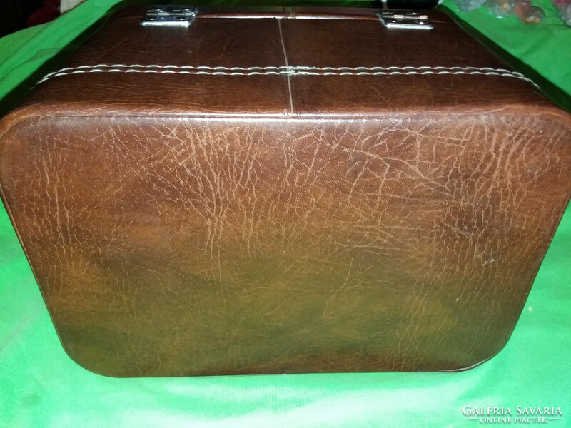 Very nice brown cube women's handbag with accessories and make-up 21x21x29 cm according to the pictures