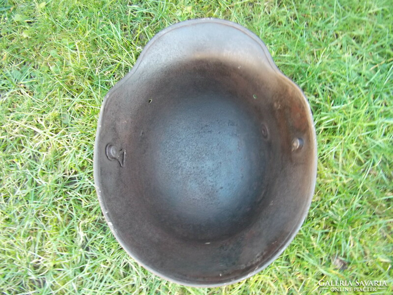 1 World War German m. 16. Helmet.