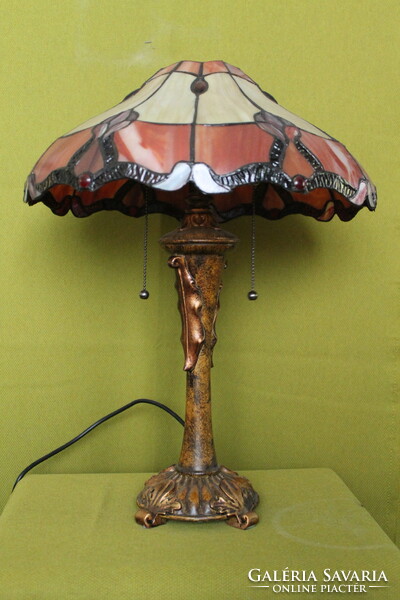 Klasszikus Tiffany asztali lámpa