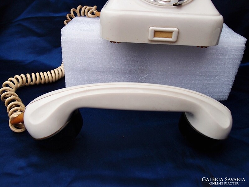 Vintage marked vinyl phone
