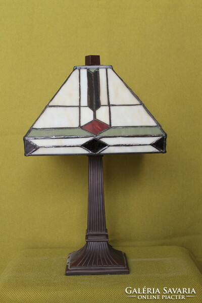 Pauline classic tiffany table lamp