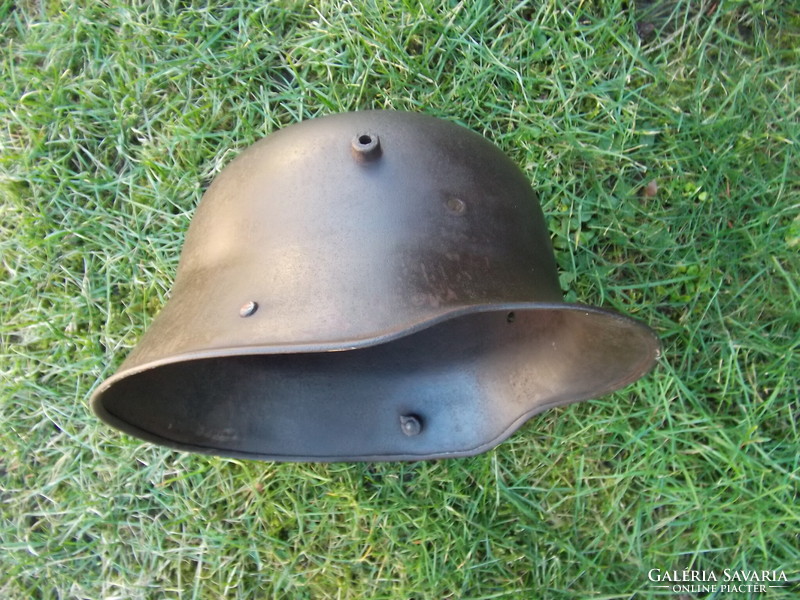 1 World War German m. 16. Helmet.