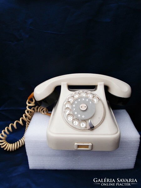 Vintage jelzett bakelit telefon