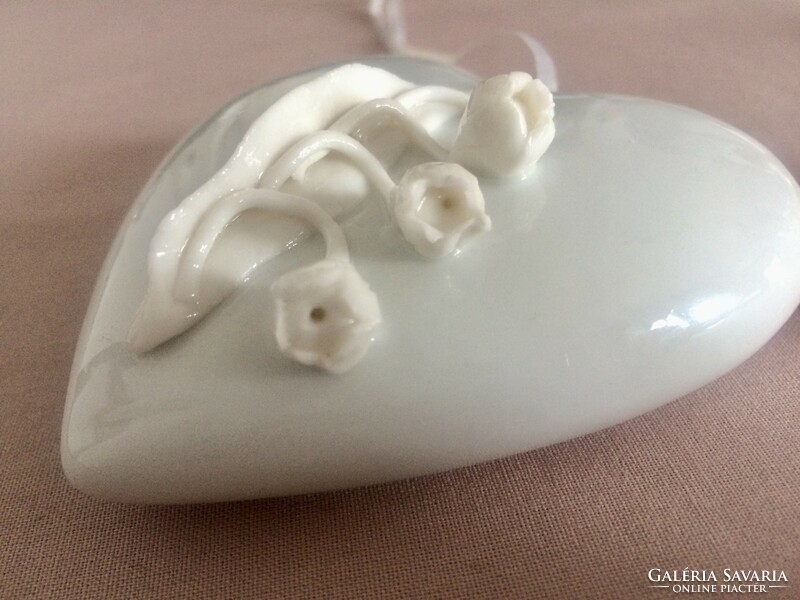 Porcelán szív-illatosító-poutpourri tartó