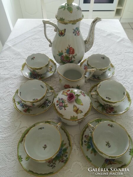 Tea set with Victoria pattern from Herend