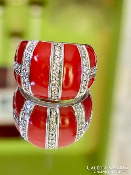 Stunning silver ring with zirconia and enamel decoration
