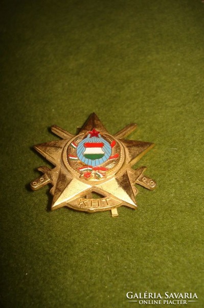 Kht national defense badge