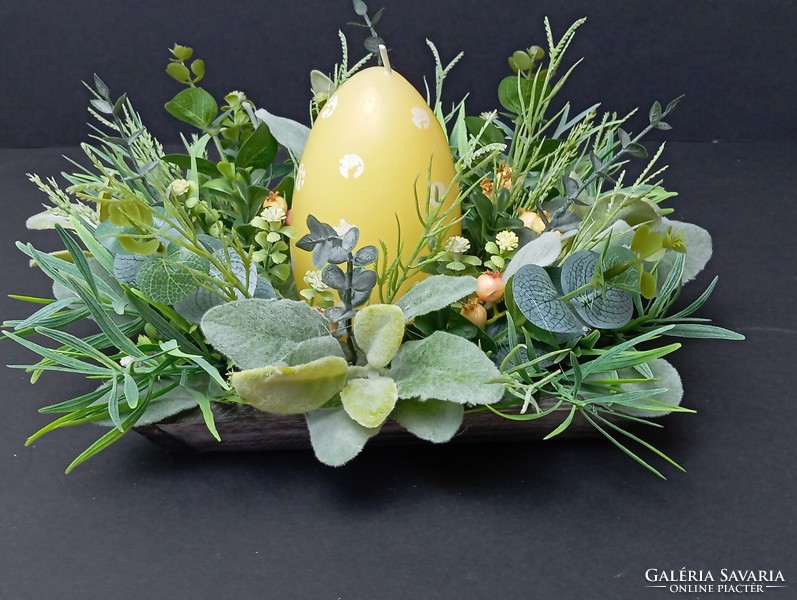 Easter table decoration with candles