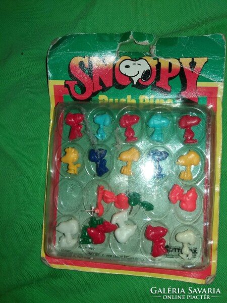 Retro snoopy figure colorful plastic map pin bulletin board pin, unopened according to the pictures