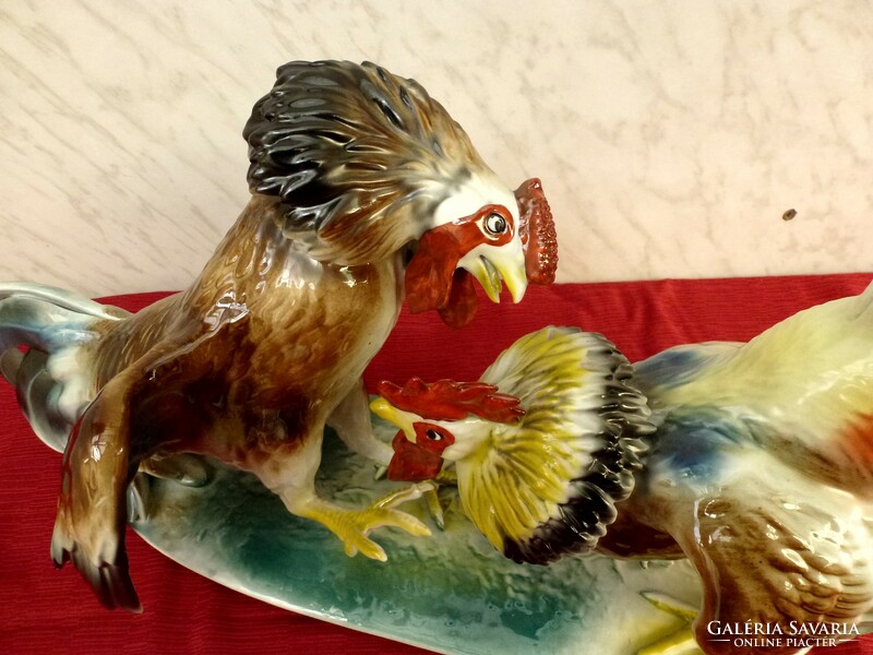 Cockfighting porcelain statue large 56 cm.