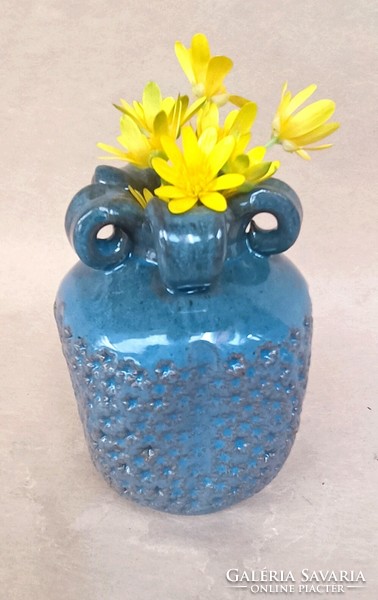 Crop vase