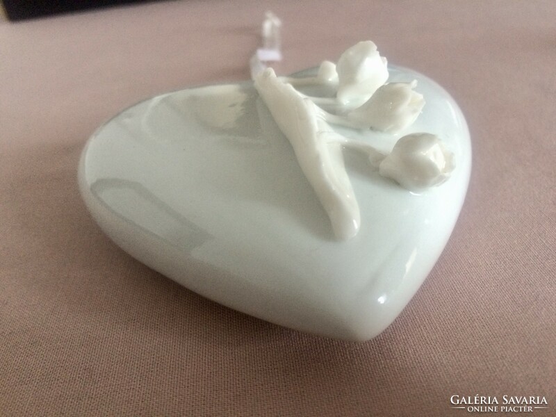 Porcelain heart perfume potpourri holder