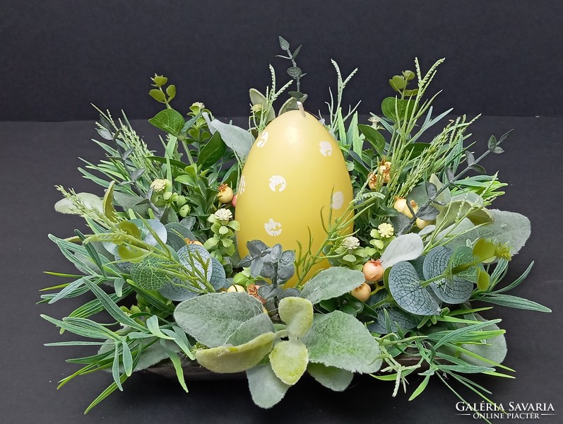 Easter table decoration with candles