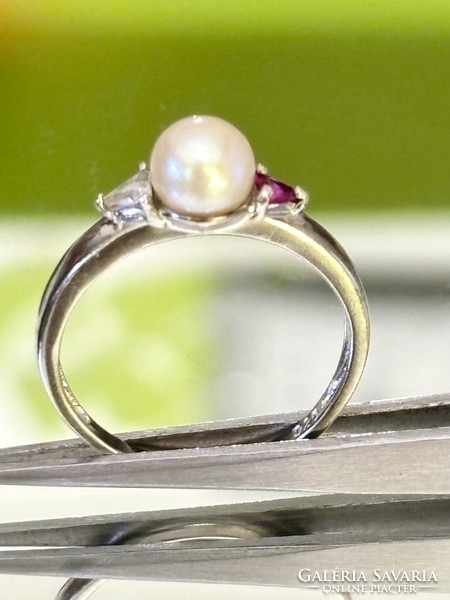 Fabulous silver ring with cultured pearl, ruby and topaz decoration