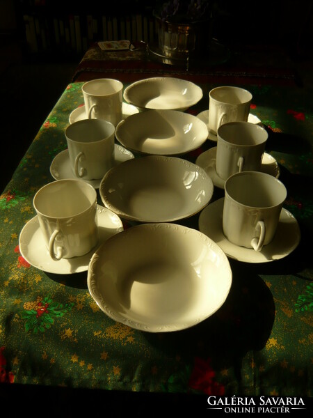 Porcelán kávés/teás/reggeliző készlet