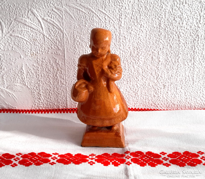 Retro kerámia figura