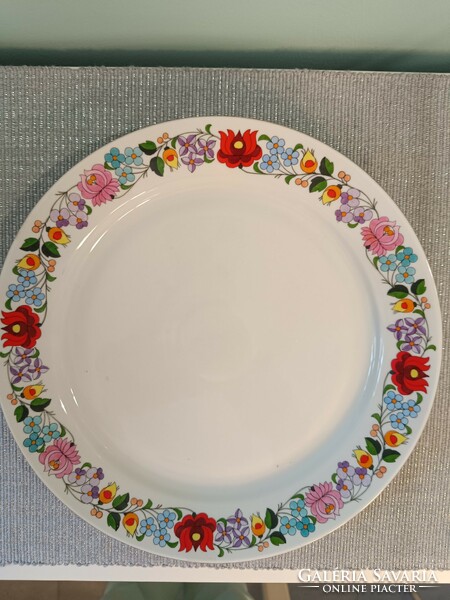 Large, round porcelain serving bowl with Kalocsa pattern