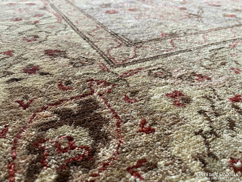 Hand-knotted Ziegler Persian rug 190x270