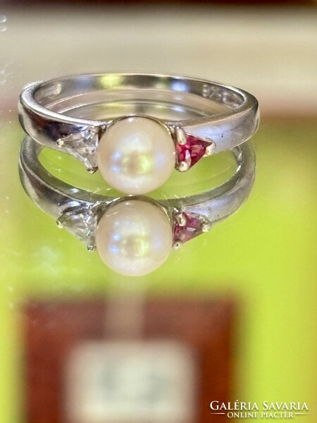 Fabulous silver ring with cultured pearl, ruby and topaz decoration