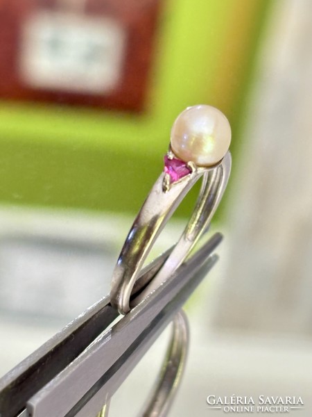 Fabulous silver ring with cultured pearl, ruby and topaz decoration