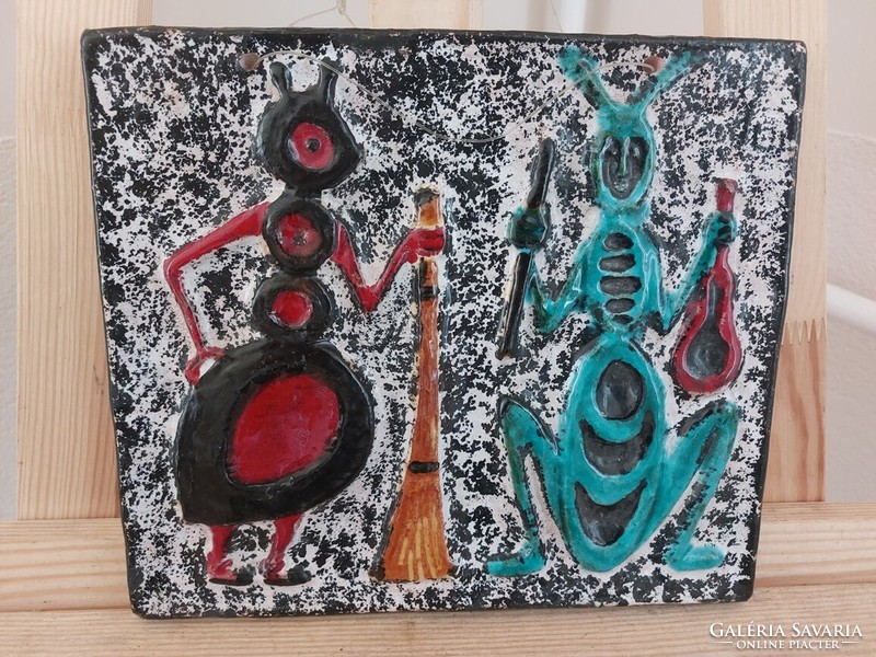 (K) retro glazed ceramic wall decoration pear agnes cricket and ant 24x21 cm