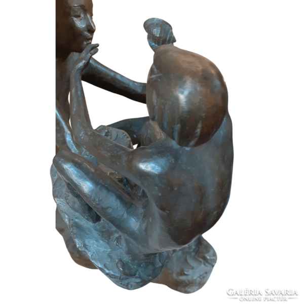 Kagyló tartó fiú bronz szobor M01537